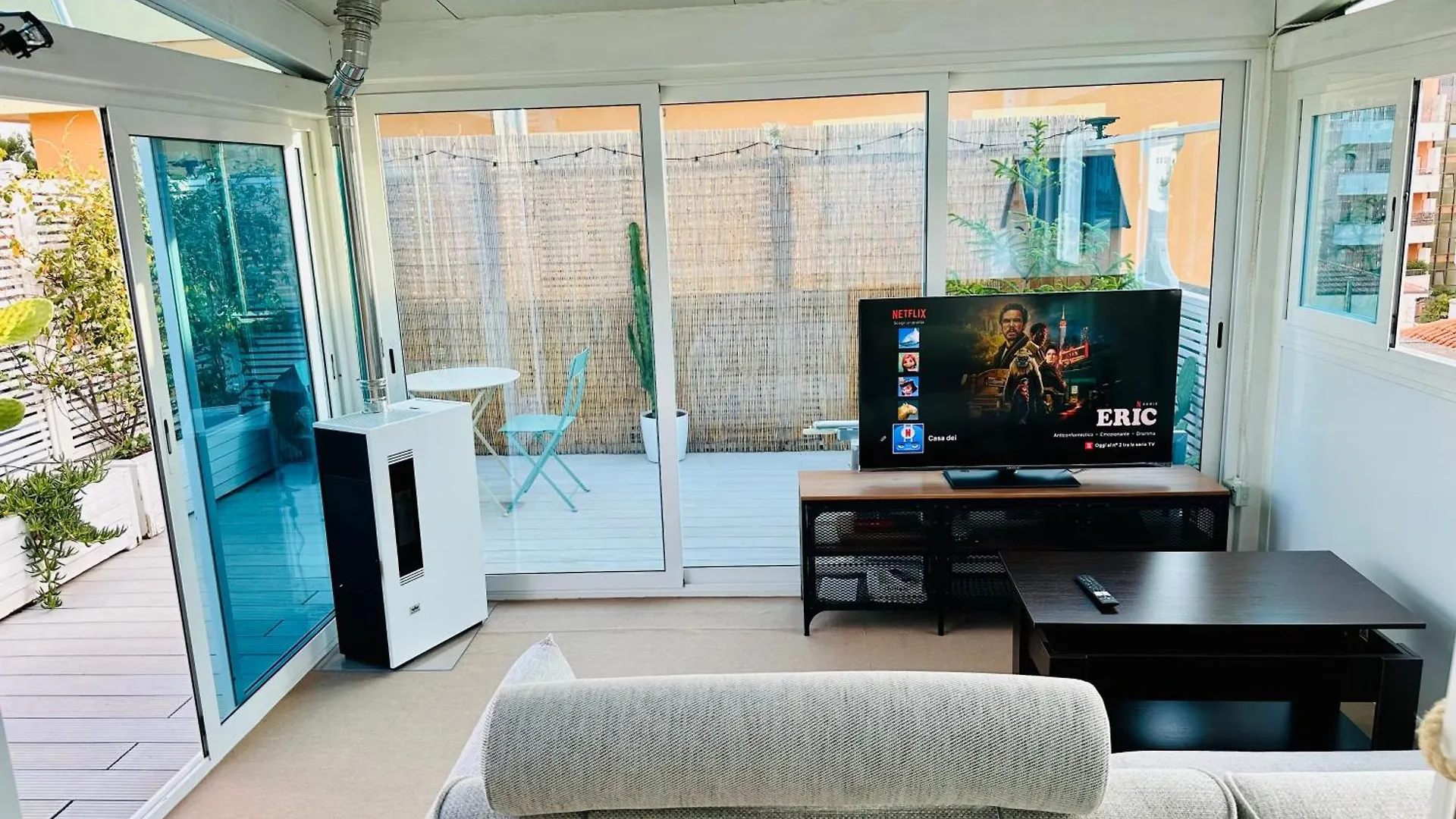 Rooftop-Marinacentro-Unique-Beach-Fun-Smart-Loveapt-Train-Park location