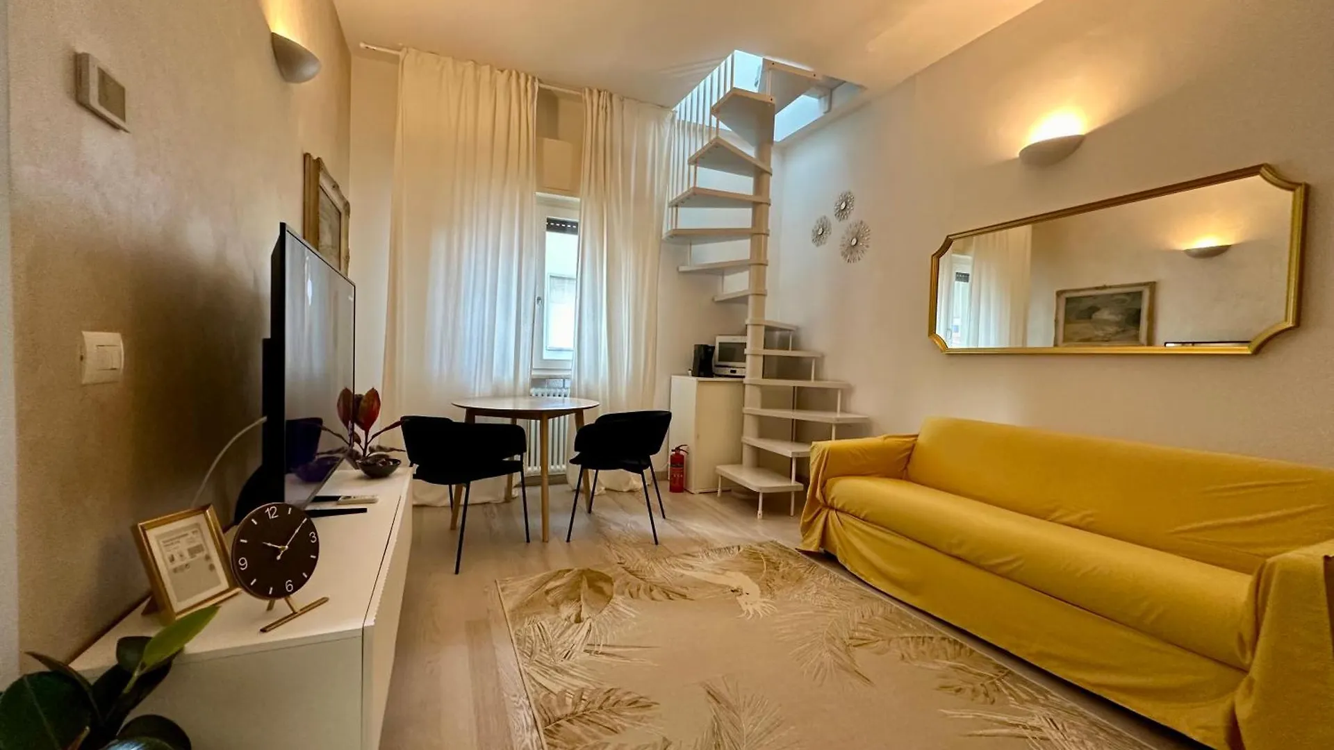 Rooftop-Marinacentro-Unique-Beach-Fun-Smart-Loveapt-Train-Park Rimini Itálie